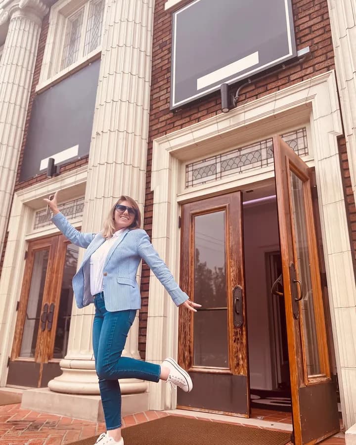 Renata Teles, founder of Ampara, outside a campus building